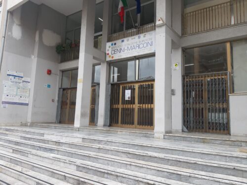 Convegno con Gravina a Vallo della Lucania, il preside vieta l’ingresso dei giornalisti a scuola